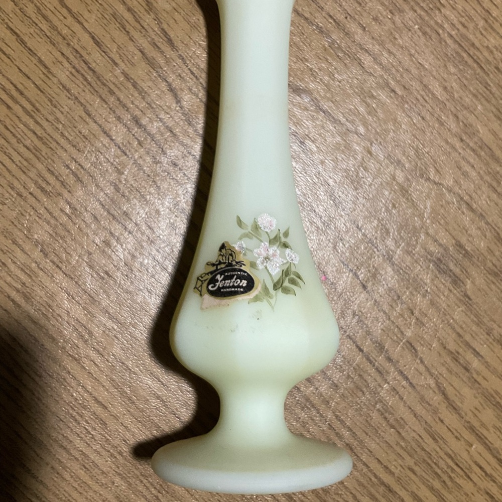 Fenton Vase. Hand painted swung vase.